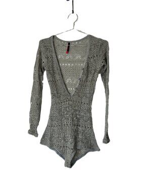 Seven til Midnight tan Knit Romper Bodysuit S Deep V